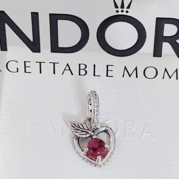 Pandora Disney Snow White Apple Pendant - Picture 1 of 6
